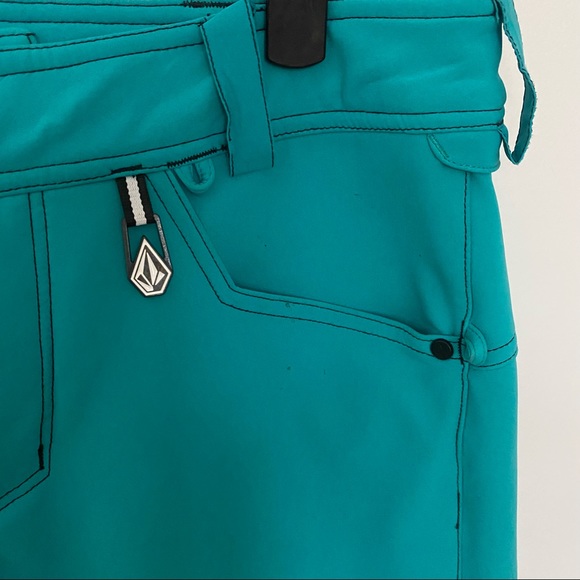 Volcom Snowboard Pants - Picture 10 of 16